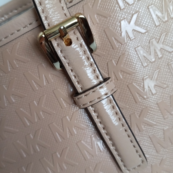 MICHAEL KORS Jet Set Large Embossed Logo Patent Leather Tote Bag Nude w/ COA - Picture 15 of 15